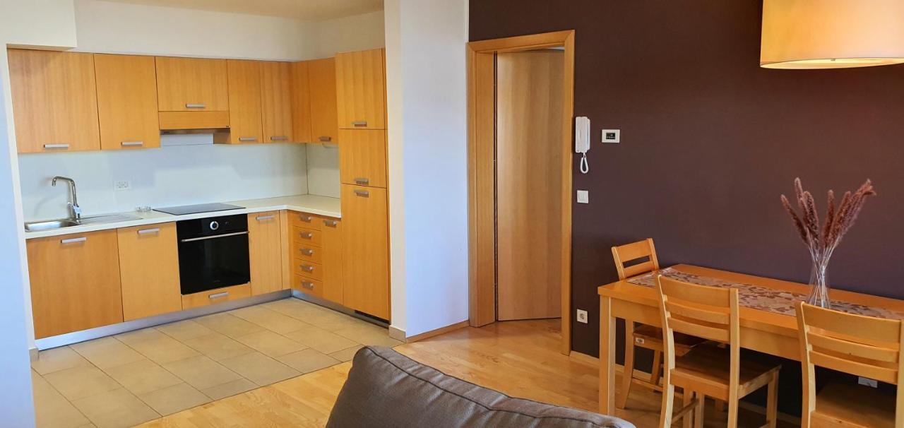 Mari 14 Apartment มาริบอร์ ภายนอก รูปภาพ